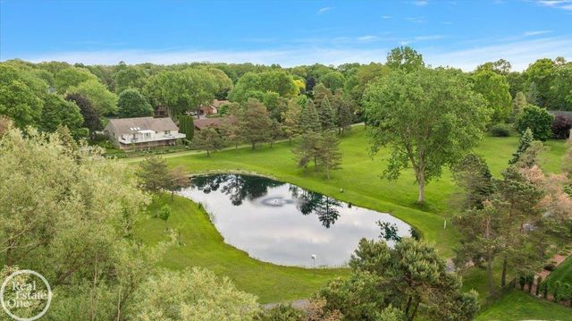 56688 Portsmouth Court, Shelby Twp, MI 48316