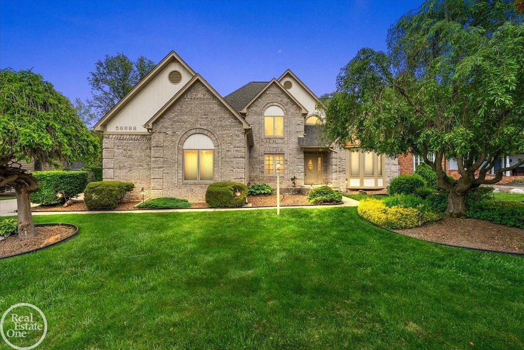56688 Portsmouth Court, Shelby Twp, MI 48316