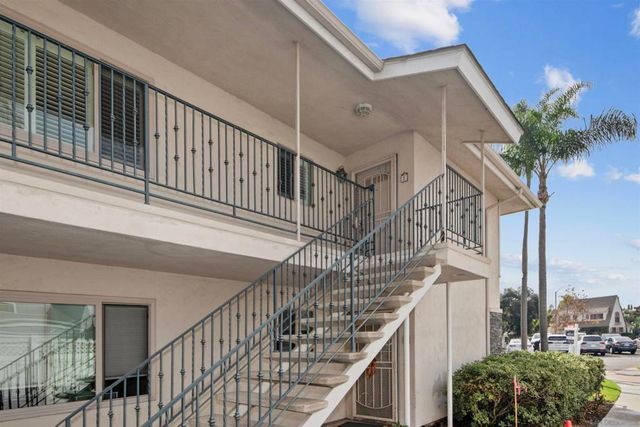 1052 Isabella Avenue E, Coronado, CA 92118