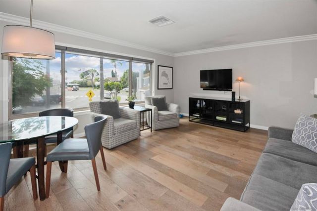 1052 Isabella Avenue E, Coronado, CA 92118