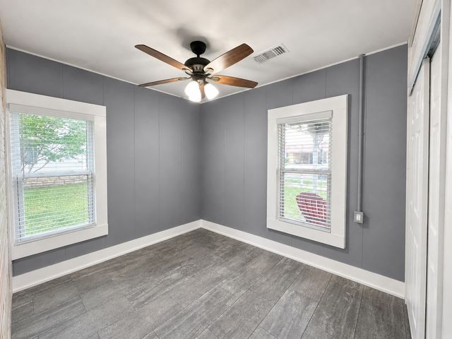 506 W Grand Avenue, Comanche, TX 76442