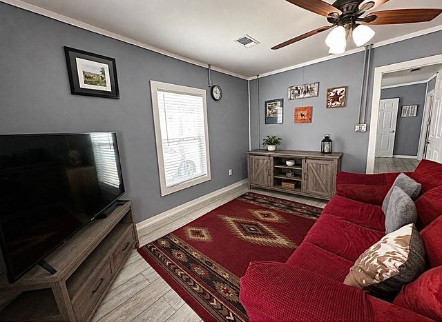 506 W Grand Avenue, Comanche, TX 76442