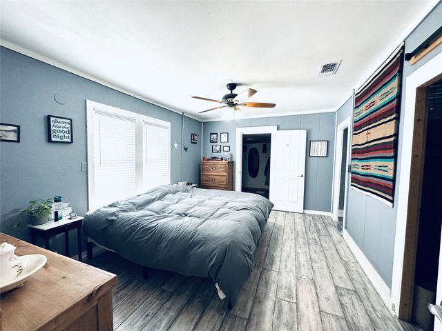 506 W Grand Avenue, Comanche, TX 76442