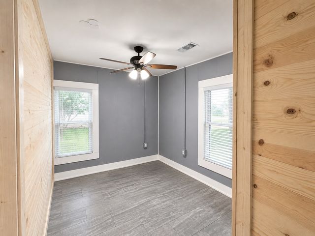 506 W Grand Avenue, Comanche, TX 76442