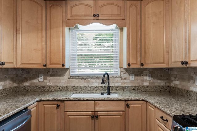 3202 EDENBURG DRIVE, Hueytown, AL 35023
