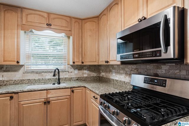 3202 EDENBURG DRIVE, Hueytown, AL 35023