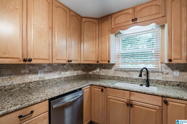 3202 EDENBURG DRIVE, Hueytown, AL 35023