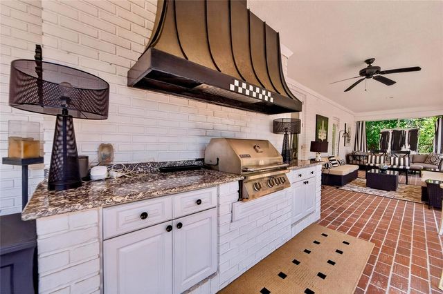 16203 AVILA BOULEVARD, Tampa, FL 33613