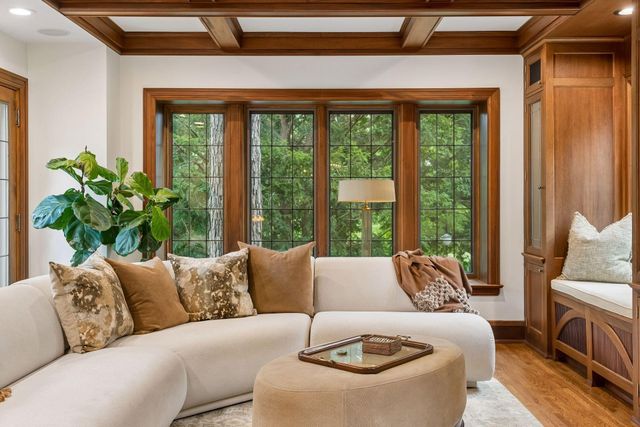 2825 Brookwood Terrace, Minneapolis, MN 55410