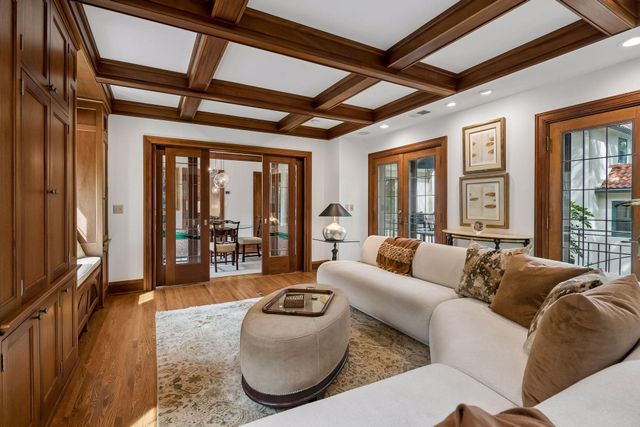 2825 Brookwood Terrace, Minneapolis, MN 55410