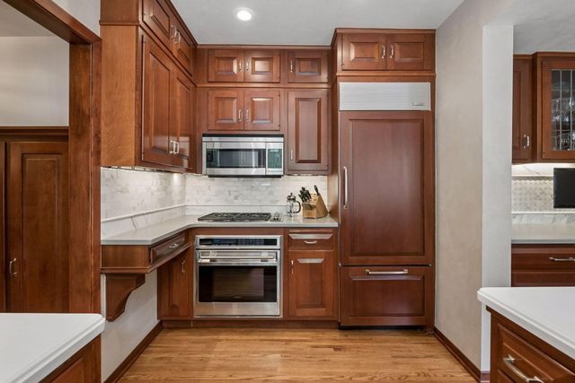 2825 Brookwood Terrace, Minneapolis, MN 55410