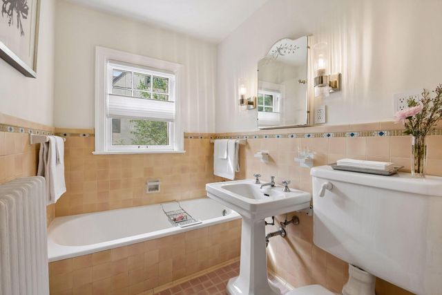 2825 Brookwood Terrace, Minneapolis, MN 55410