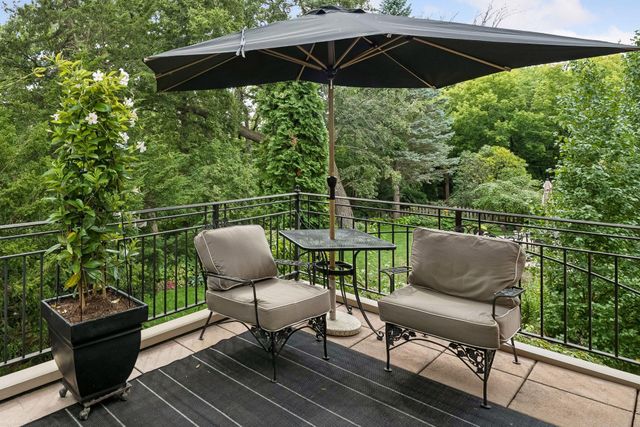 2825 Brookwood Terrace, Minneapolis, MN 55410