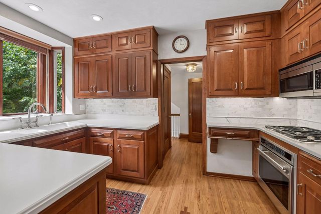 2825 Brookwood Terrace, Minneapolis, MN 55410