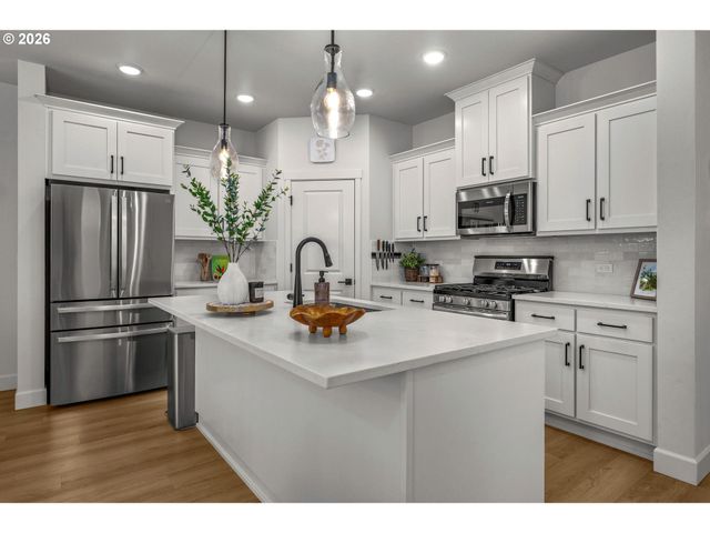 908 ROSEBUD Ct, Forest Grove, OR 97116