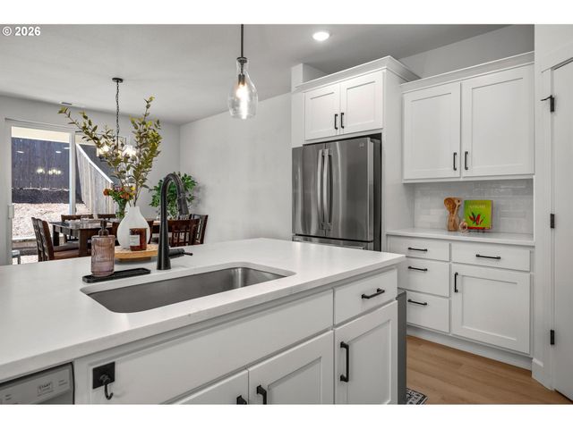 908 ROSEBUD Ct, Forest Grove, OR 97116