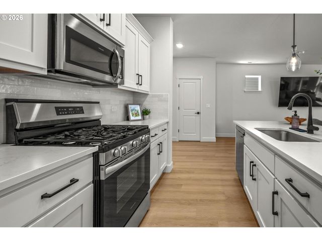 908 ROSEBUD Ct, Forest Grove, OR 97116