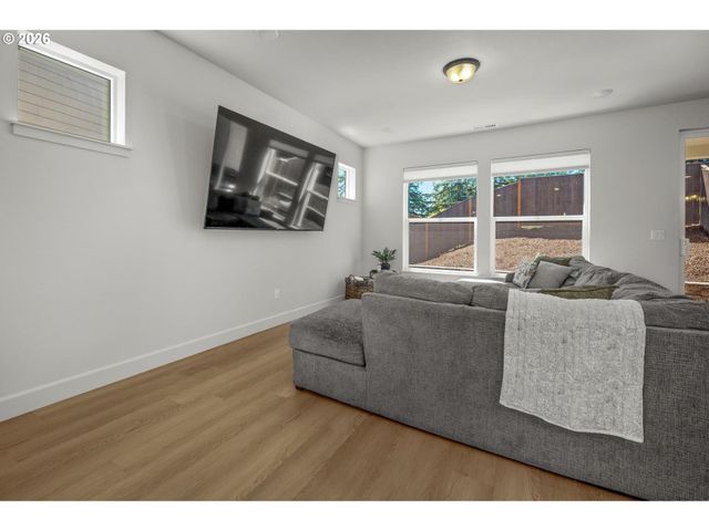 908 ROSEBUD Ct, Forest Grove, OR 97116