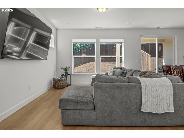 908 ROSEBUD Ct, Forest Grove, OR 97116