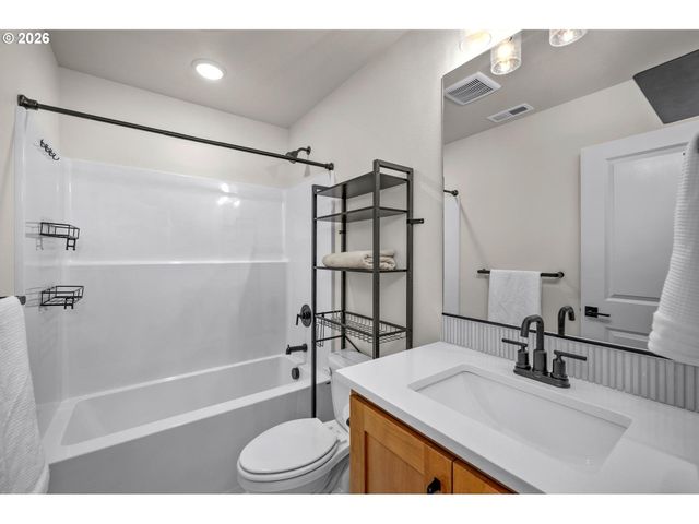 908 ROSEBUD Ct, Forest Grove, OR 97116