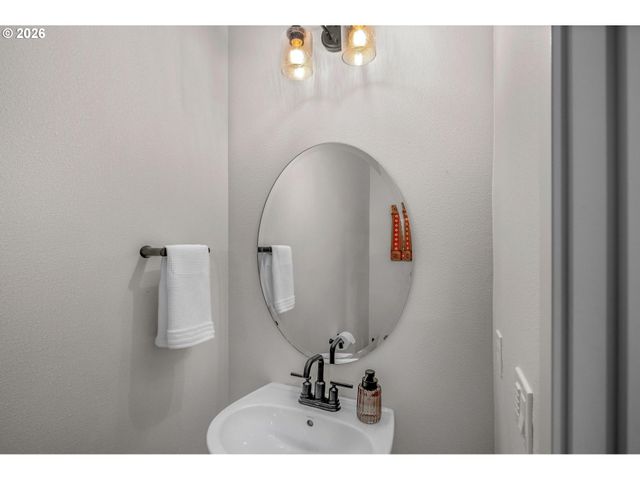 908 ROSEBUD Ct, Forest Grove, OR 97116