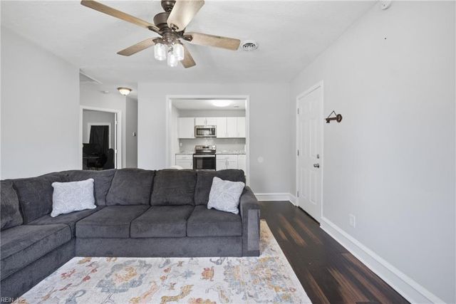 1713 Bay AVE, Hampton, VA 23661