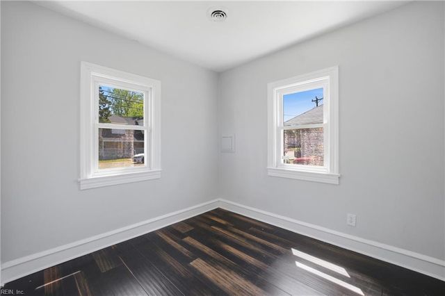 1713 Bay AVE, Hampton, VA 23661