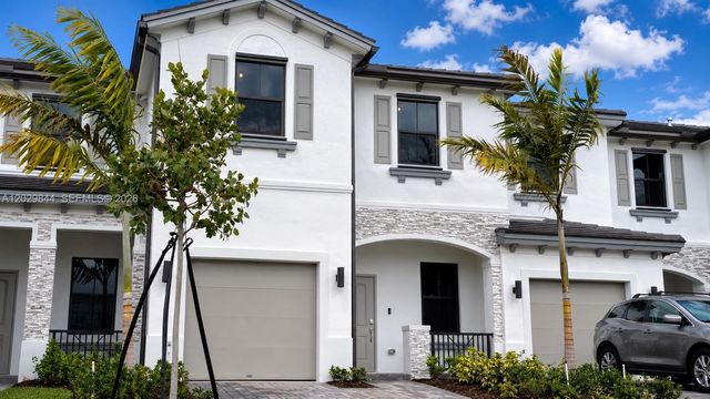 671 NW 204th St, Miami Gardens, FL 33169