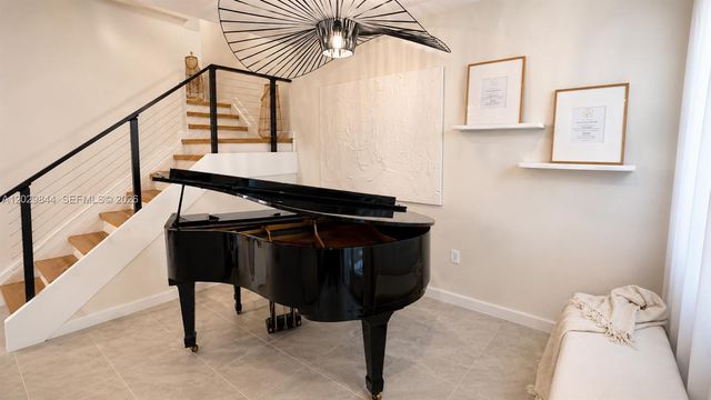 671 NW 204th St, Miami Gardens, FL 33169