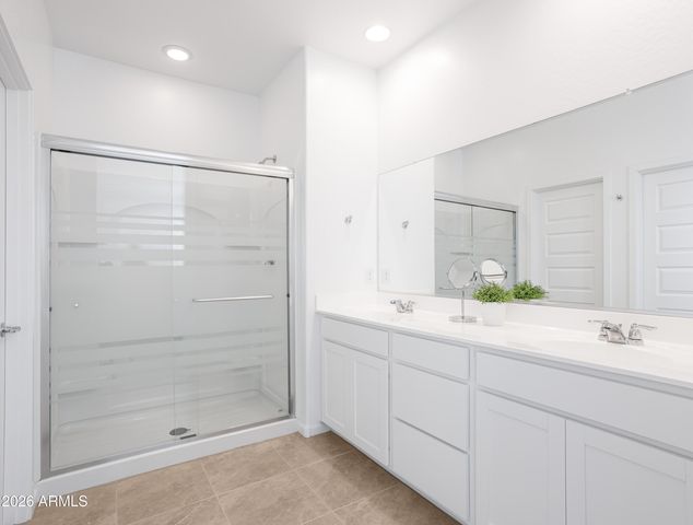 15557 W KENDALL Street, Goodyear, AZ 85338