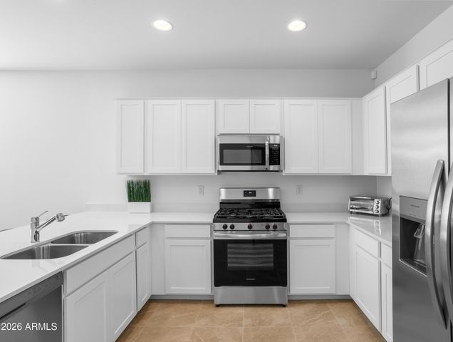 15557 W KENDALL Street, Goodyear, AZ 85338