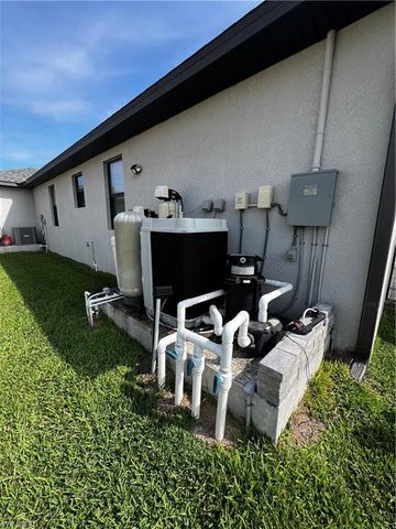 2802 NW 14th TER, Cape Coral, FL 33993