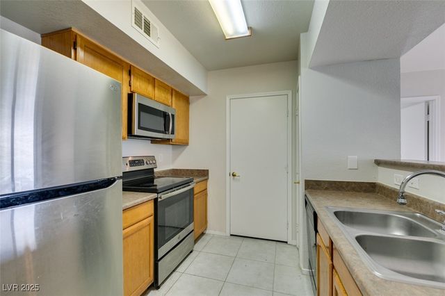 6650 West Warm Springs Road 2118, Las Vegas, NV 89118