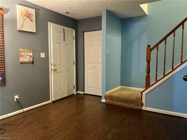 525 Chanticlar CT, Newport News, VA 23608