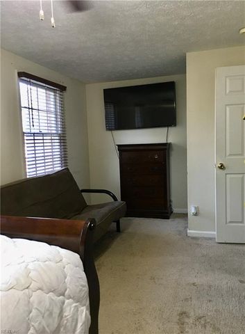 525 Chanticlar CT, Newport News, VA 23608