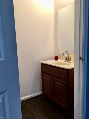 525 Chanticlar CT, Newport News, VA 23608