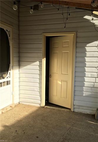 525 Chanticlar CT, Newport News, VA 23608