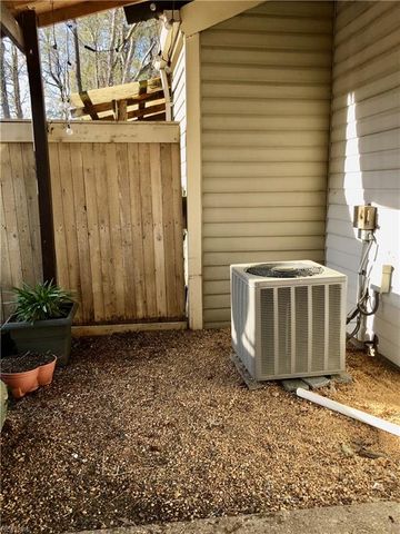 525 Chanticlar CT, Newport News, VA 23608