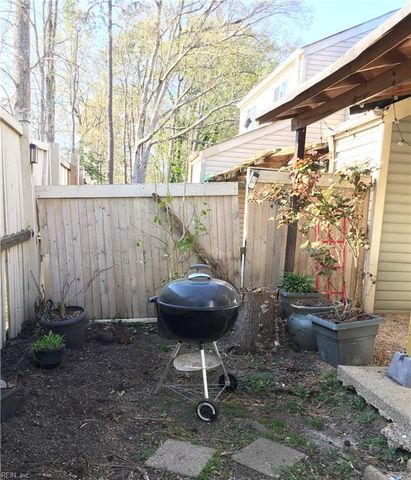 525 Chanticlar CT, Newport News, VA 23608