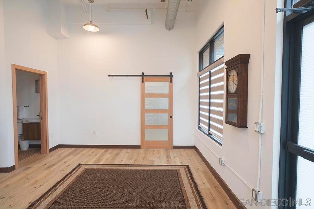 Image 4 of property listing at 5065 Waterview Way 101, Oceanside, CA 92057