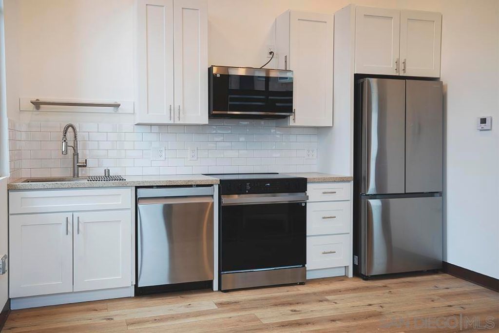 Image 6 of property listing at 5065 Waterview Way 101, Oceanside, CA 92057