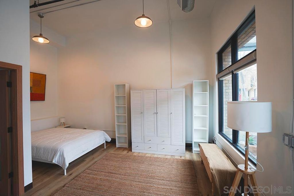 Image 7 of property listing at 5065 Waterview Way 101, Oceanside, CA 92057