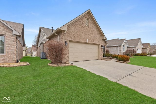 1638 Foxmere Way, Greenwood, IN 46142