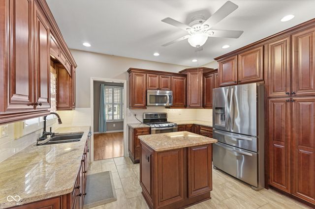 1638 Foxmere Way, Greenwood, IN 46142