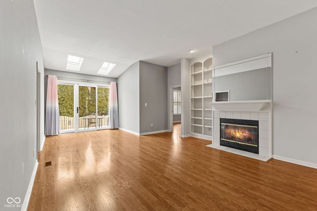 1638 Foxmere Way, Greenwood, IN 46142