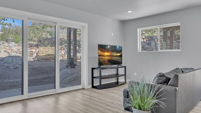 85 Nm 333 NE, Albuquerque, NM 87123