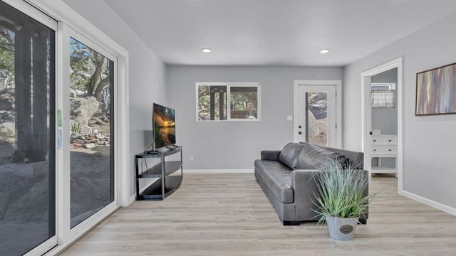 85 Nm 333 NE, Albuquerque, NM 87123