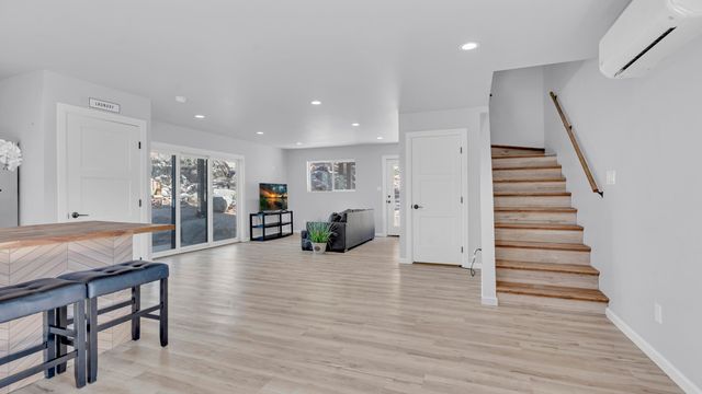 85 Nm 333 NE, Albuquerque, NM 87123