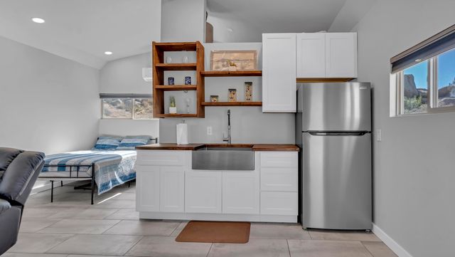 85 Nm 333 NE, Albuquerque, NM 87123