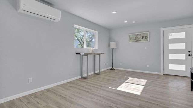 85 Nm 333 NE, Albuquerque, NM 87123